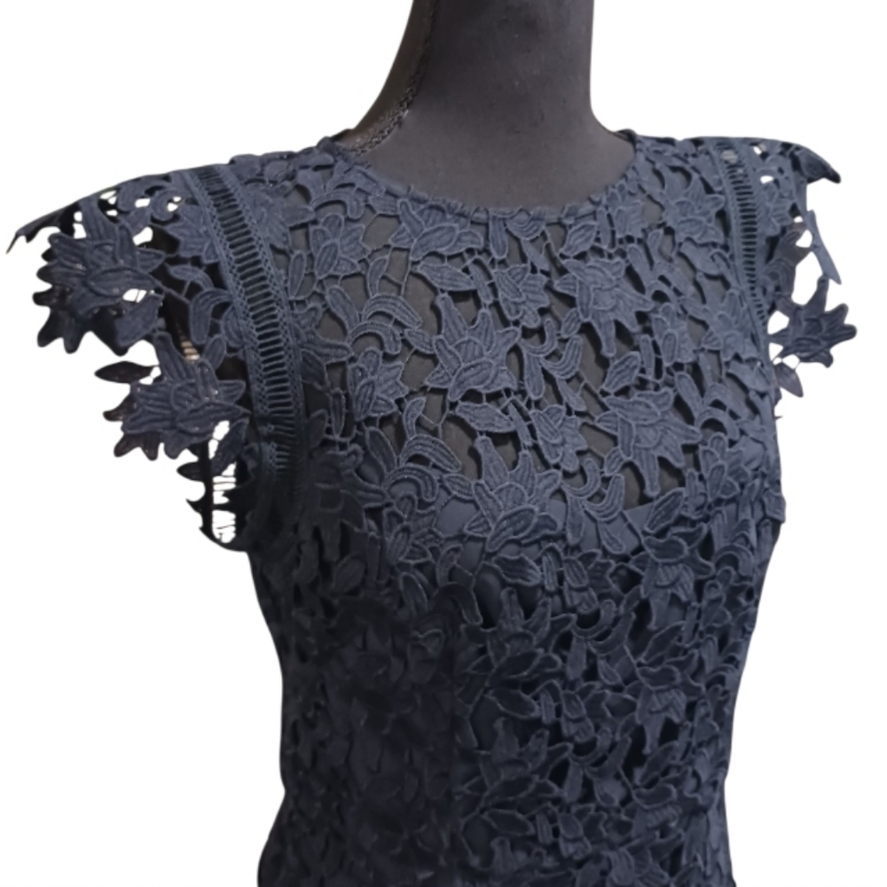 Eliza J Asymmetric Lace Cocktail Dress - Picture 6 of 11
